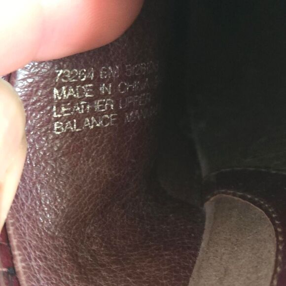 Clarks Women's Brown and Burgundy Clogs mules size 6 - Picture 6 of 8